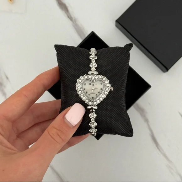 Retro Y2K Silver Heart-Shaped Women's Vintage Watch Bracelet Stainless steel - Picture 4 of 5